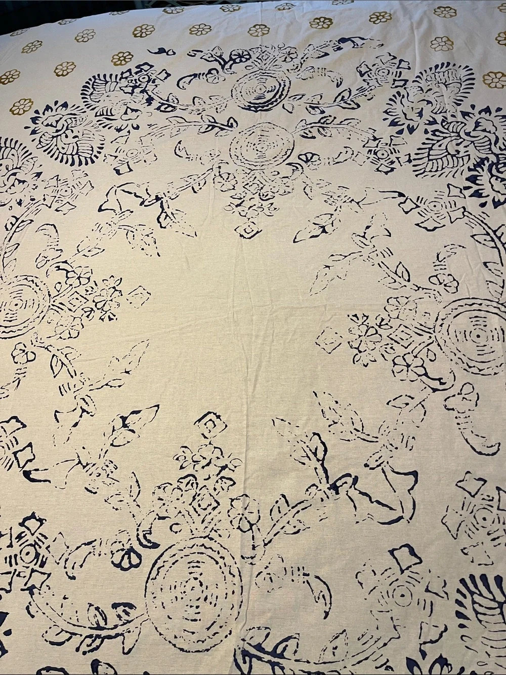Anthropologie’s reversible twin size 💯 cotton duvet cover
